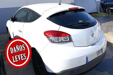 Compra y venta de coches rotos.