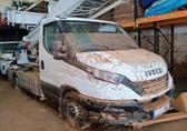 Compra y venta de coches rotos.