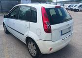 Compra y venta de coches rotos.
