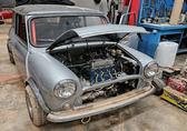 Compra y venta de coches rotos.