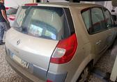 Compra y venta de coches rotos.