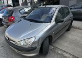 Compra y venta de coches rotos.