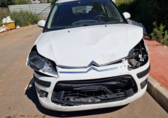 Compra y venta de coches rotos.