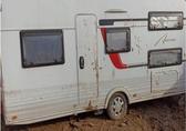 Compra y venta de coches rotos.