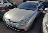 Compra y venta de coches rotos.