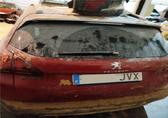 Compra y venta de coches rotos.