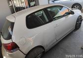 Compra y venta de coches rotos.