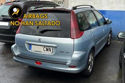 Compra y venta de coches siniestrados.