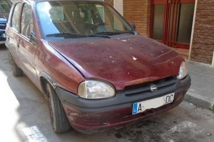 Compra y venta de coches rotos.