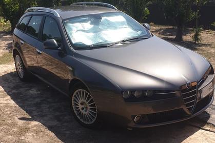 Compra y venta de coches rotos.