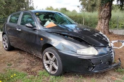 Compra y venta de coches rotos.