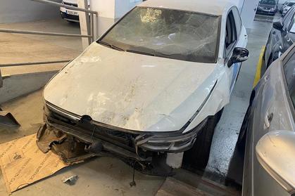 Compra y venta de coches rotos.