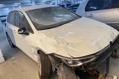 Compra y venta de coches rotos.