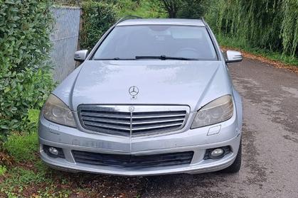 Compra y venta de coches rotos.