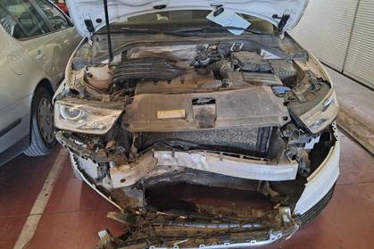 Compra y venta de coches rotos.