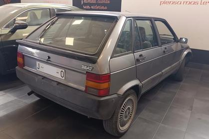 Compra y venta de coches siniestrados.
