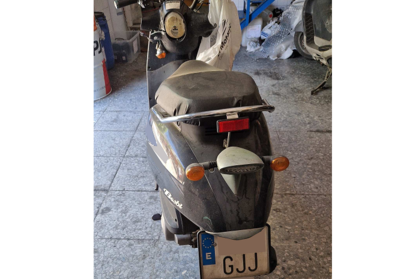 Compra y venta de coches rotos.