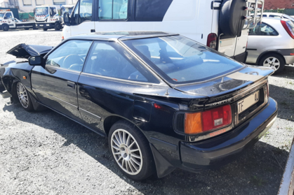 Compra y venta de coches rotos.