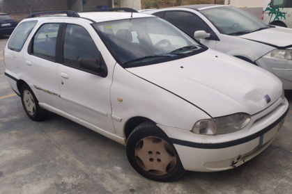 Compra y venta de coches rotos.