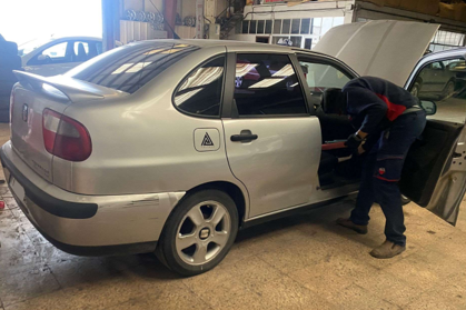 Compra y venta de coches rotos.