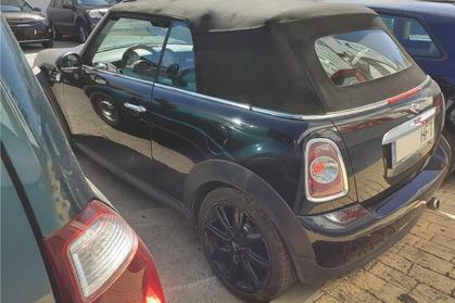 Compra y venta de coches rotos.