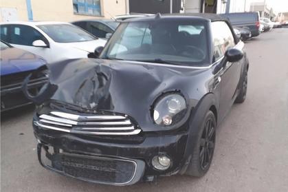 Compra y venta de coches rotos.
