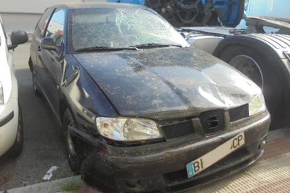 Compra y venta de coches rotos.