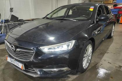 Compra y venta de coches rotos.