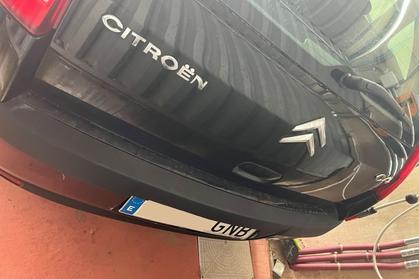 Compra y venta de coches rotos.