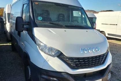 Compra y venta de coches rotos.