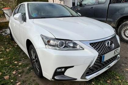 Compra y venta de coches rotos.