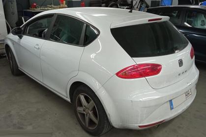 Compra y venta de coches rotos.