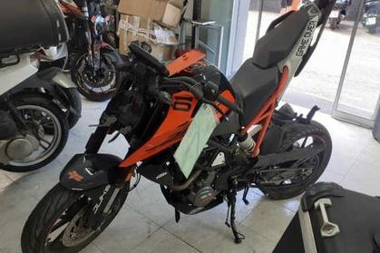 Compra y venta de coches rotos.
