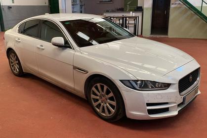 Compra y venta de coches rotos.