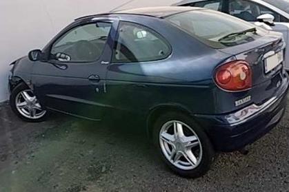 Compra y venta de coches rotos.