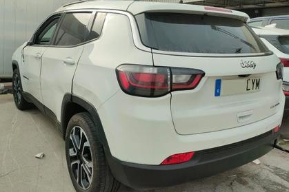 Compra y venta de coches rotos.