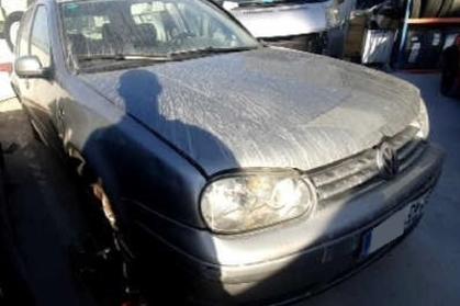 Compra y venta de coches rotos.