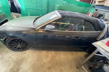 Compra y venta de coches rotos.