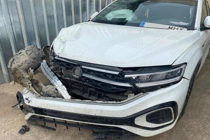 Compra y venta de coches rotos.