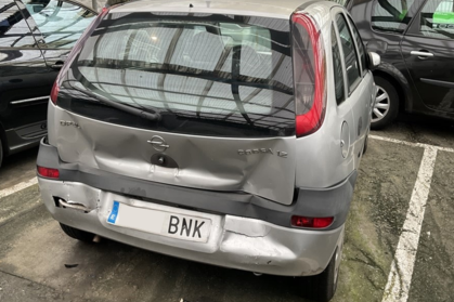 Compra y venta de coches rotos.