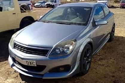 Compra y venta de coches rotos.