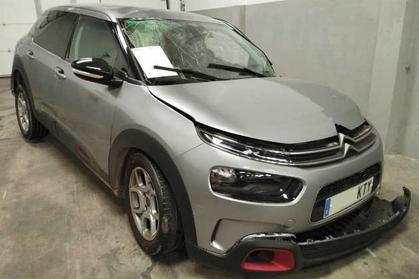 Compra y venta de coches rotos.