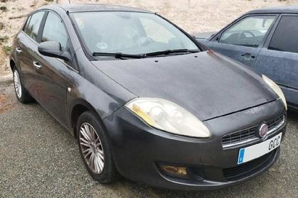 Compra y venta de coches rotos.