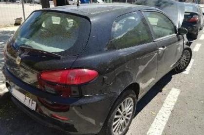 Compra y venta de coches rotos.