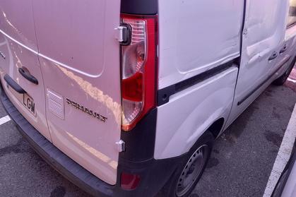 Compra y venta de coches rotos.