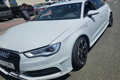Compra y venta de coches rotos.