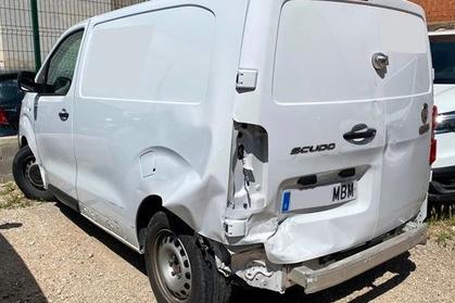 Compra y venta de coches rotos.