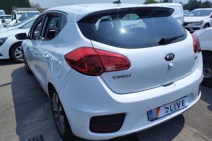 Compra y venta de coches rotos.