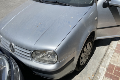 Compra y venta de coches rotos.