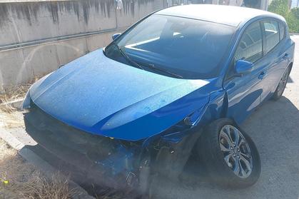 Compra y venta de coches rotos.